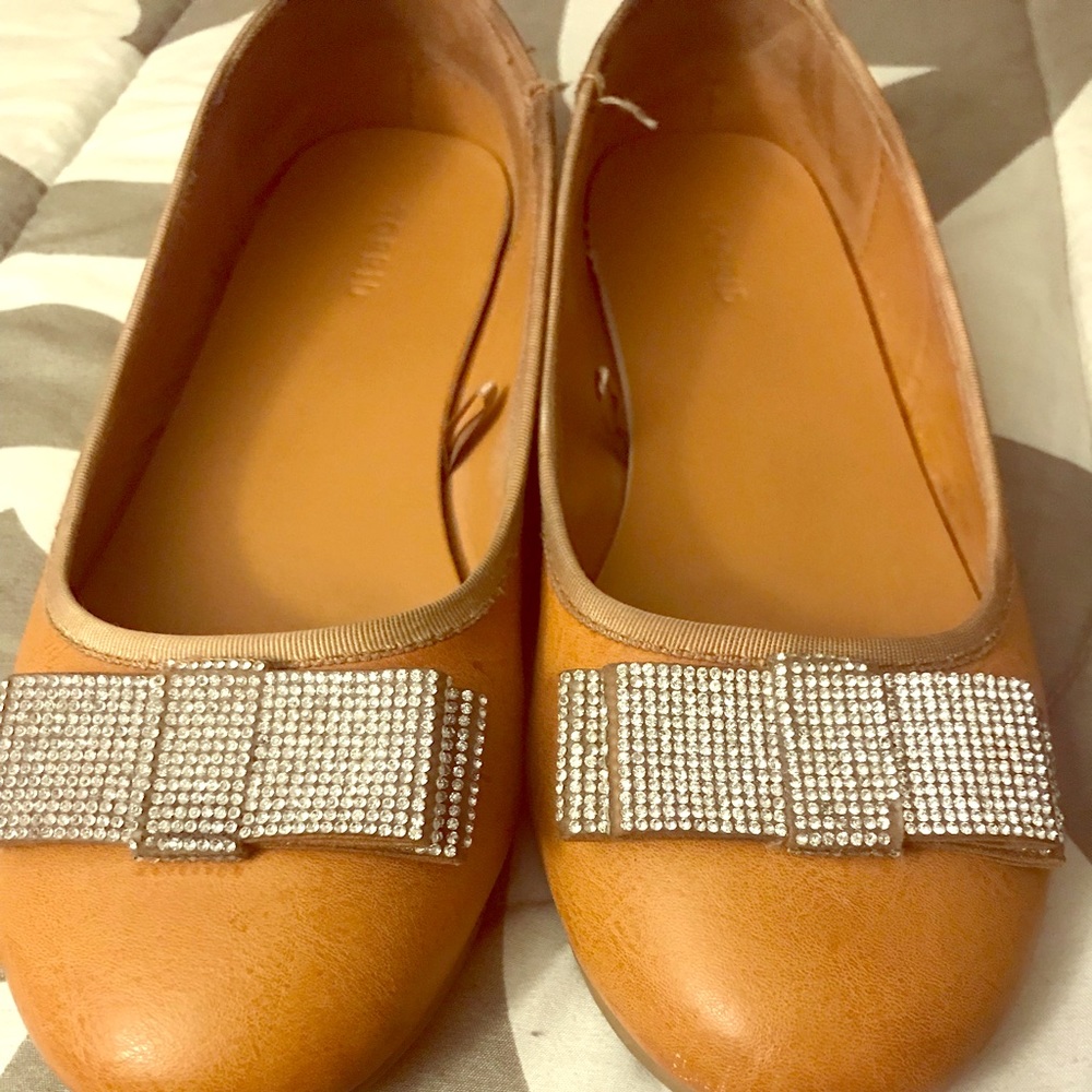 Torrid super cute tan bling flats wide width